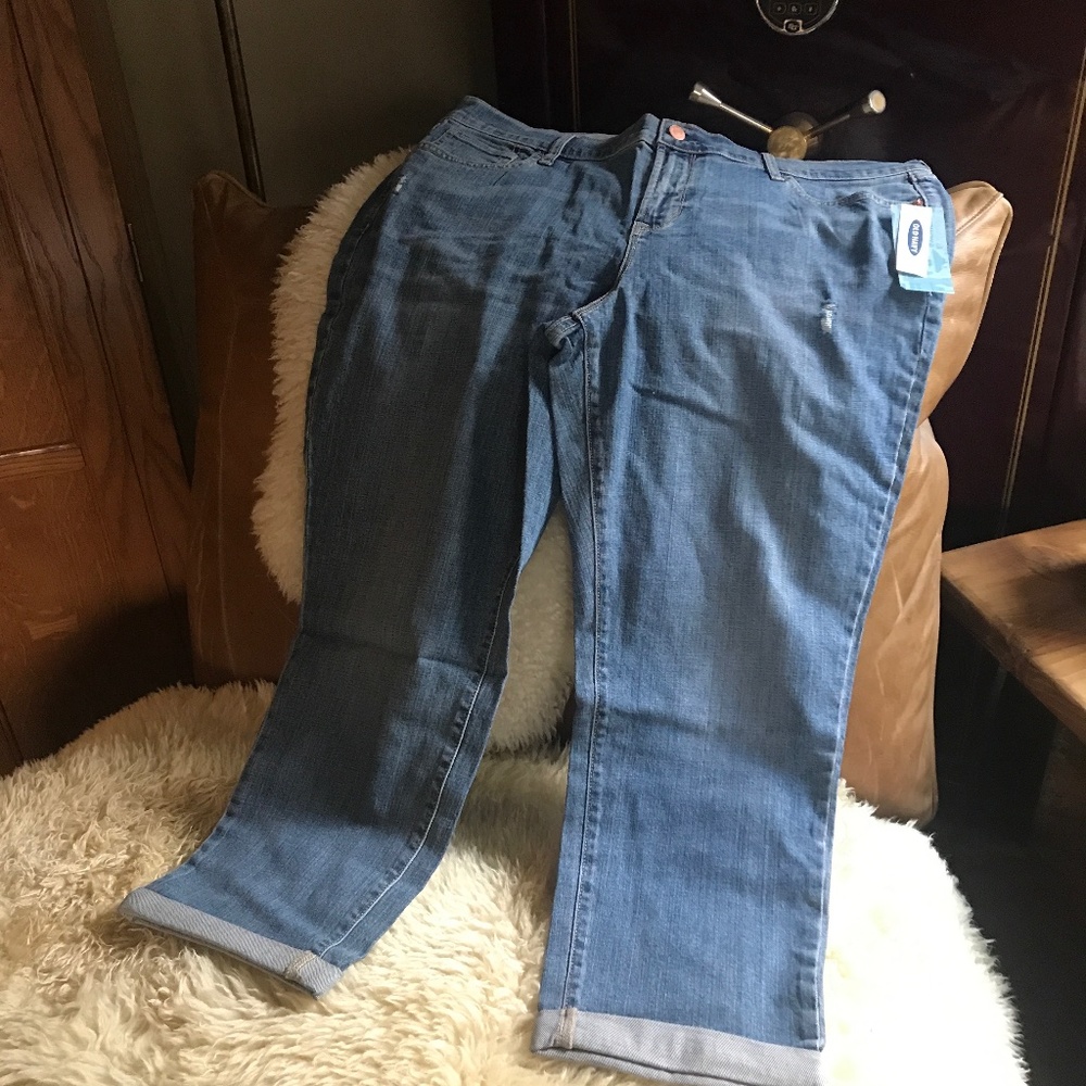 Old Navy Cropped Cuffed Medium Wash Mid-Rise Jeans 14